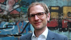 Dr. Patrick Becker erhält Fellowship für Innovationen in der digitalen Hochschullehre NRW
