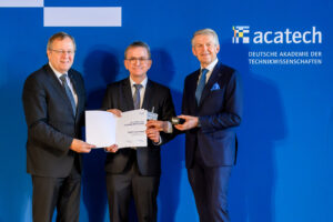 Prof. Leonhardt recieves his membership certificate