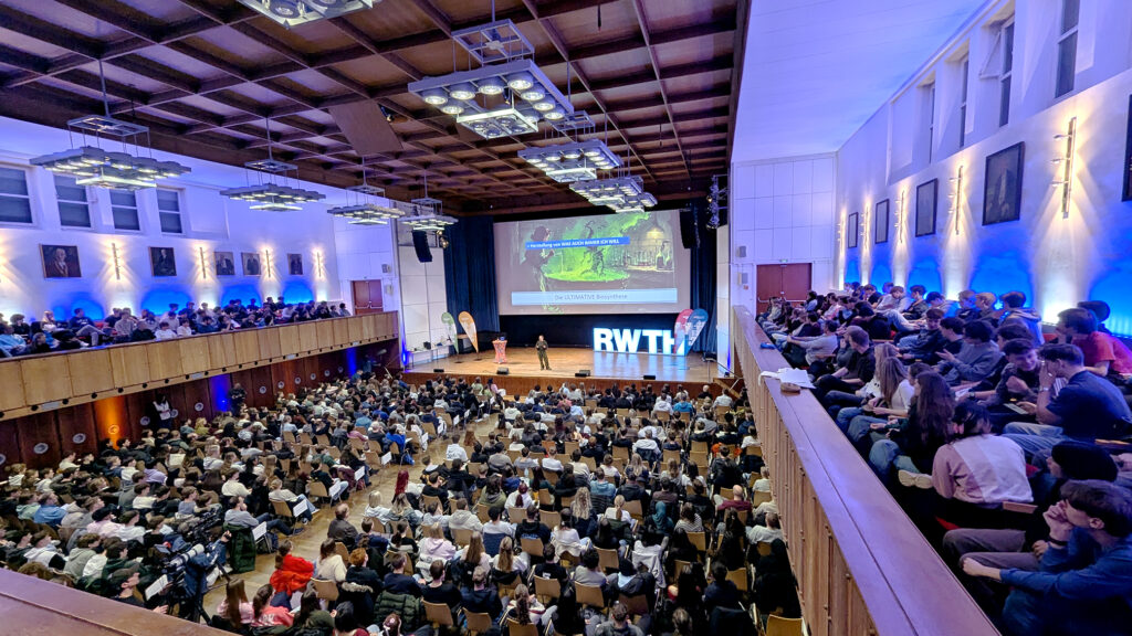 Volles Haus in der RWTH-Aula beim ersten MINT Science Slam.