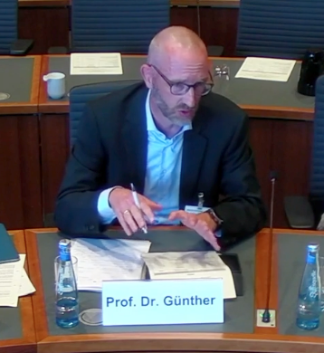 Prof. Dr. Thomas Günther als Sachverständiger im Ausschuss für Bildung